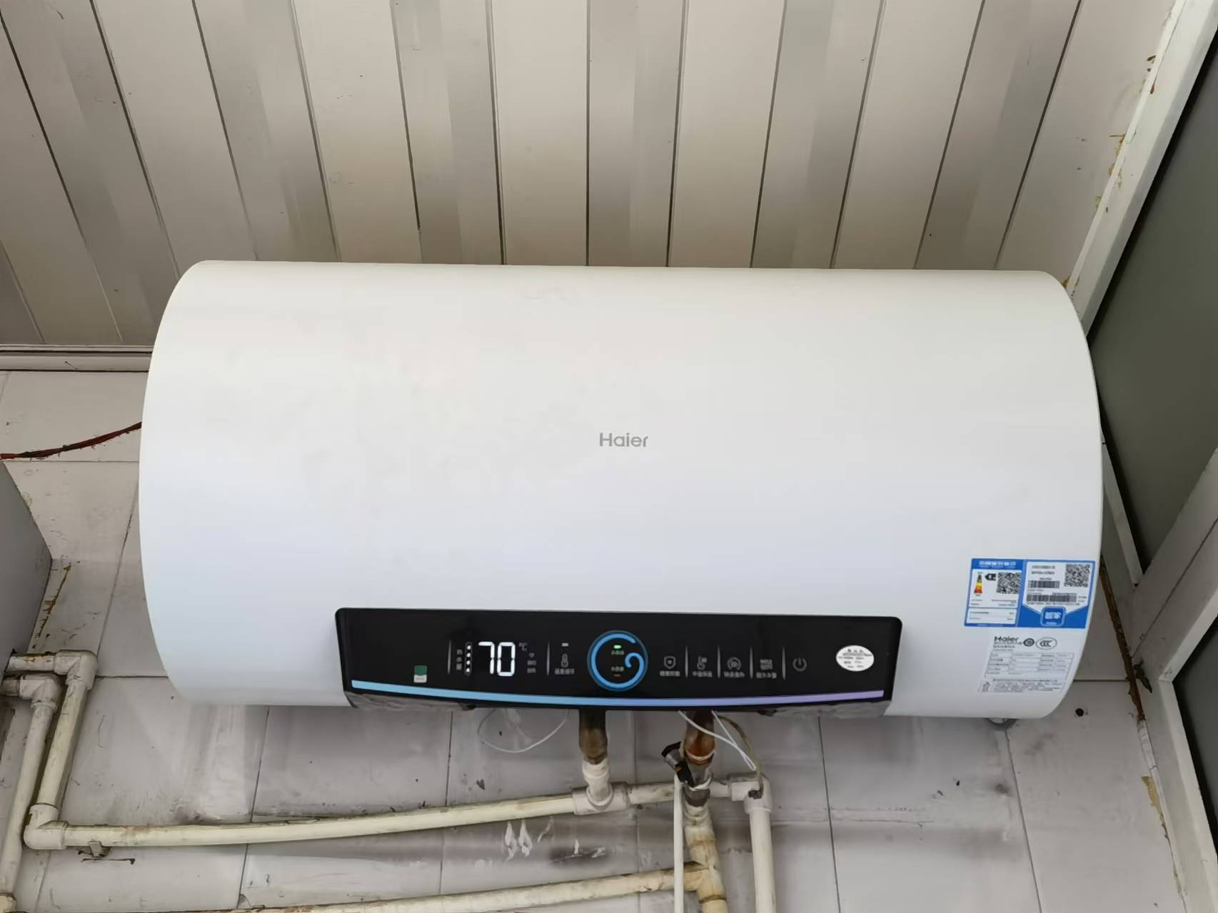 为女职工宿舍安装热水器