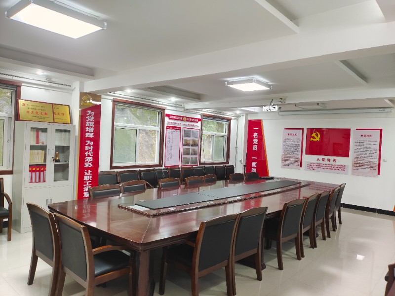 中共陕西凤县四方金矿有限责任公司机关第三支部委员会